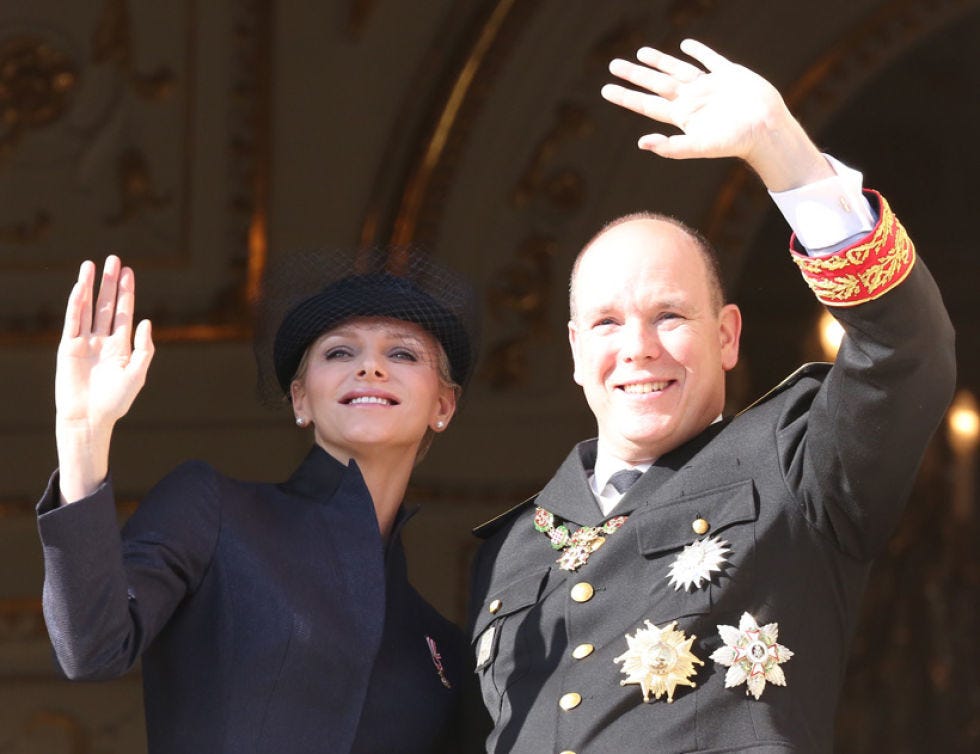 Finger, Military person, Hand, Happy, Facial expression, Collar, Thumb, Gesture, Wrist, Military uniform, 