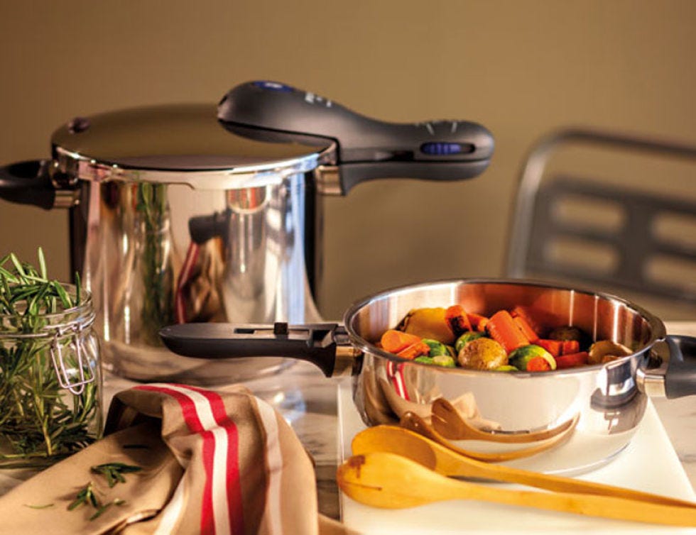 Dishware, Serveware, Food, Tableware, Small appliance, Cookware and bakeware, Home appliance, Kitchen appliance, Meal, Kitchen utensil, 