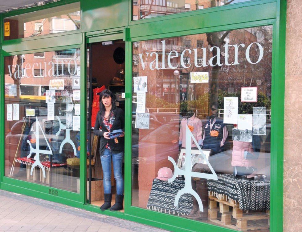 Retail, Display window, Display case, 