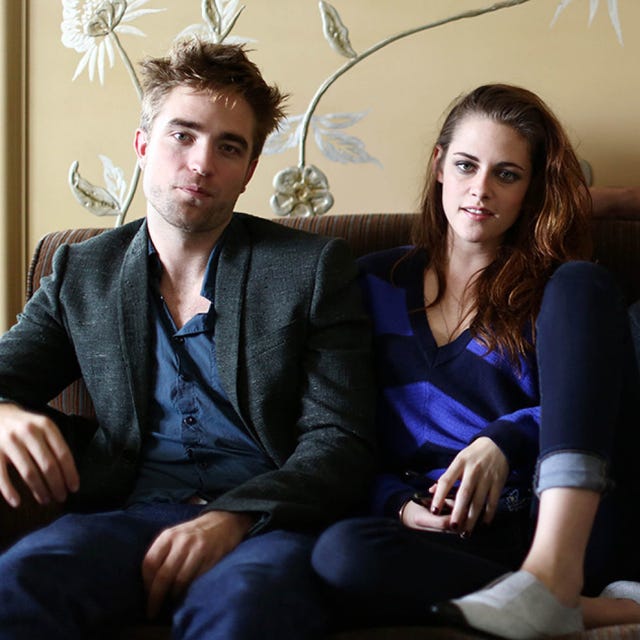Sitting, Comfort, Living room, Lap, Flash photography, Couch, Brown hair, Photo shoot, Family pictures, 