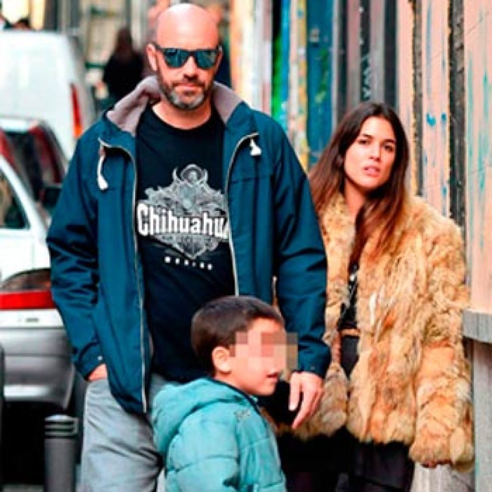 Adriana Ugarte, de paseo con el hijo de su novio