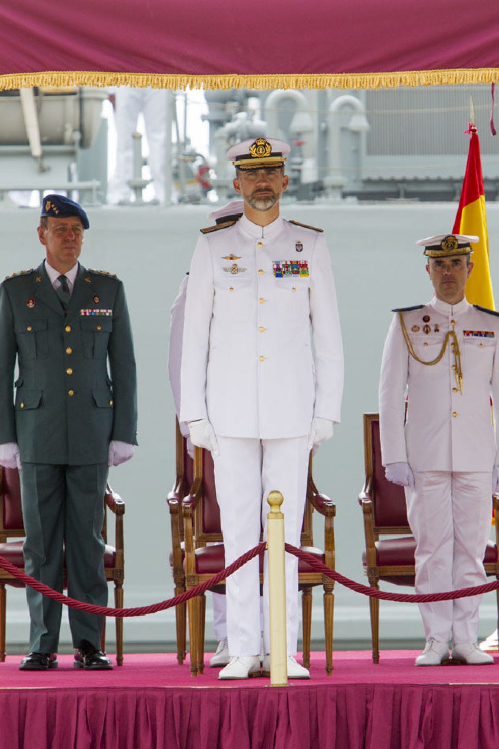 Military person, Military uniform, Uniform, Military organization, Naval officer, Cap, Admiral, Military rank, Military officer, Non-commissioned officer, 