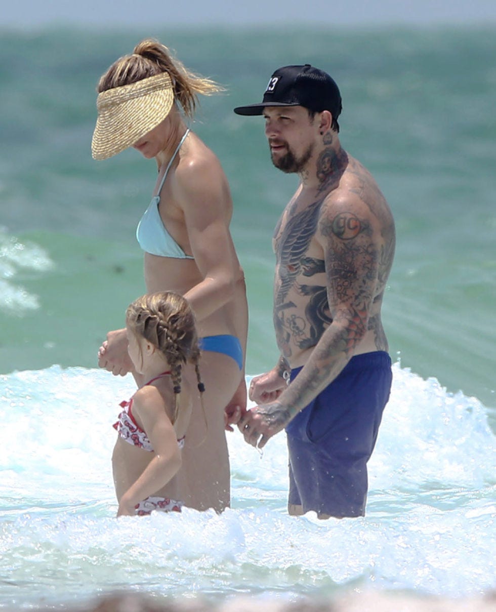 Fun, Human body, People on beach, Hat, Leisure, Cap, People in nature, Summer, Holiday, Interaction, 
