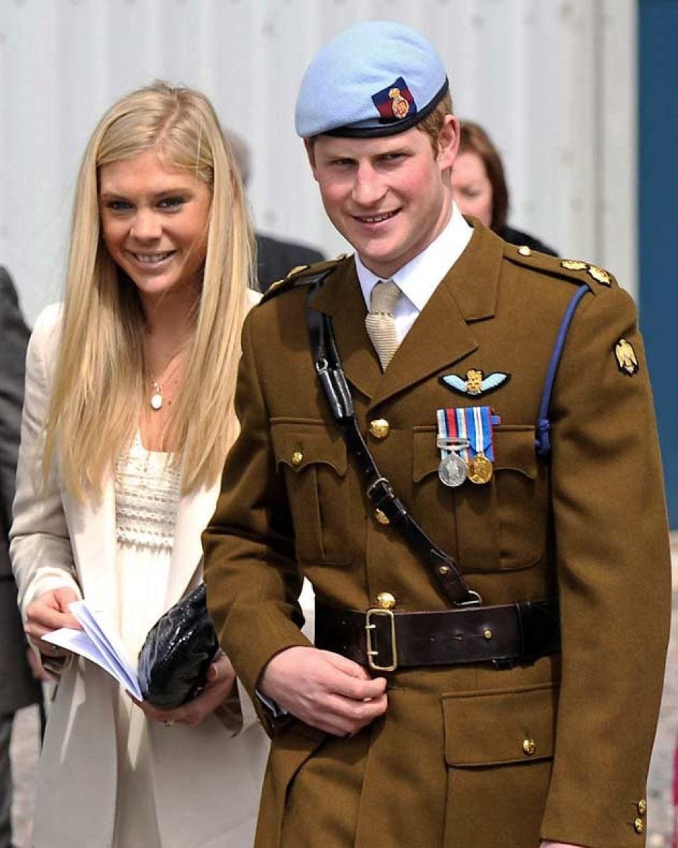 Military uniform, Uniform, Military rank, Military officer, Military person, Official, Colonel, Police officer, Military, Army, 