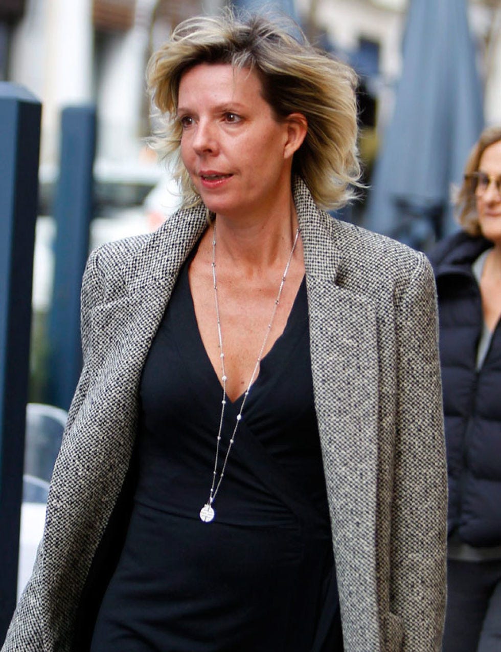 Clothing, Face, Jewellery, Outerwear, Blazer, Street fashion, Fashion, Neck, Necklace, Blond, 