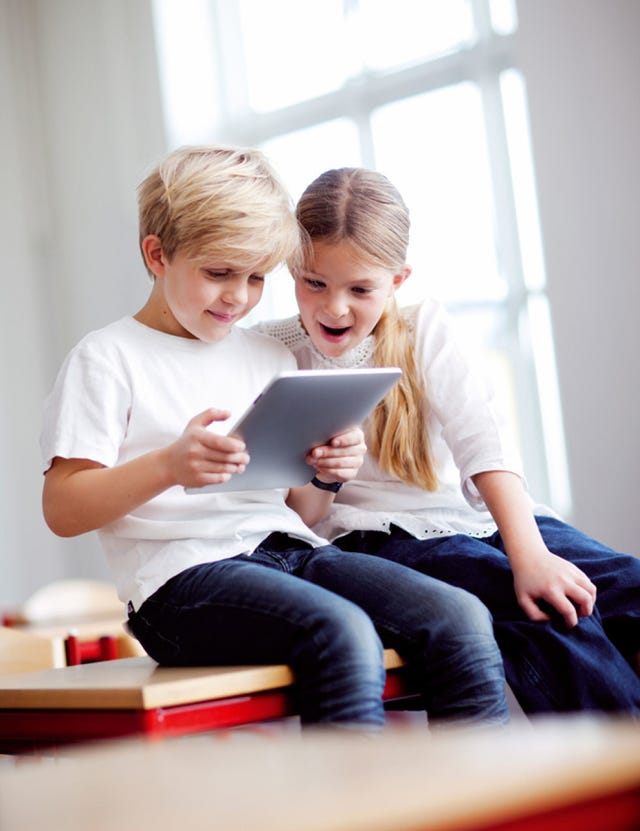 Sitting, Sharing, Comfort, Love, Reading, Learning, Student, Playing with kids, Daylighting, Curious, 