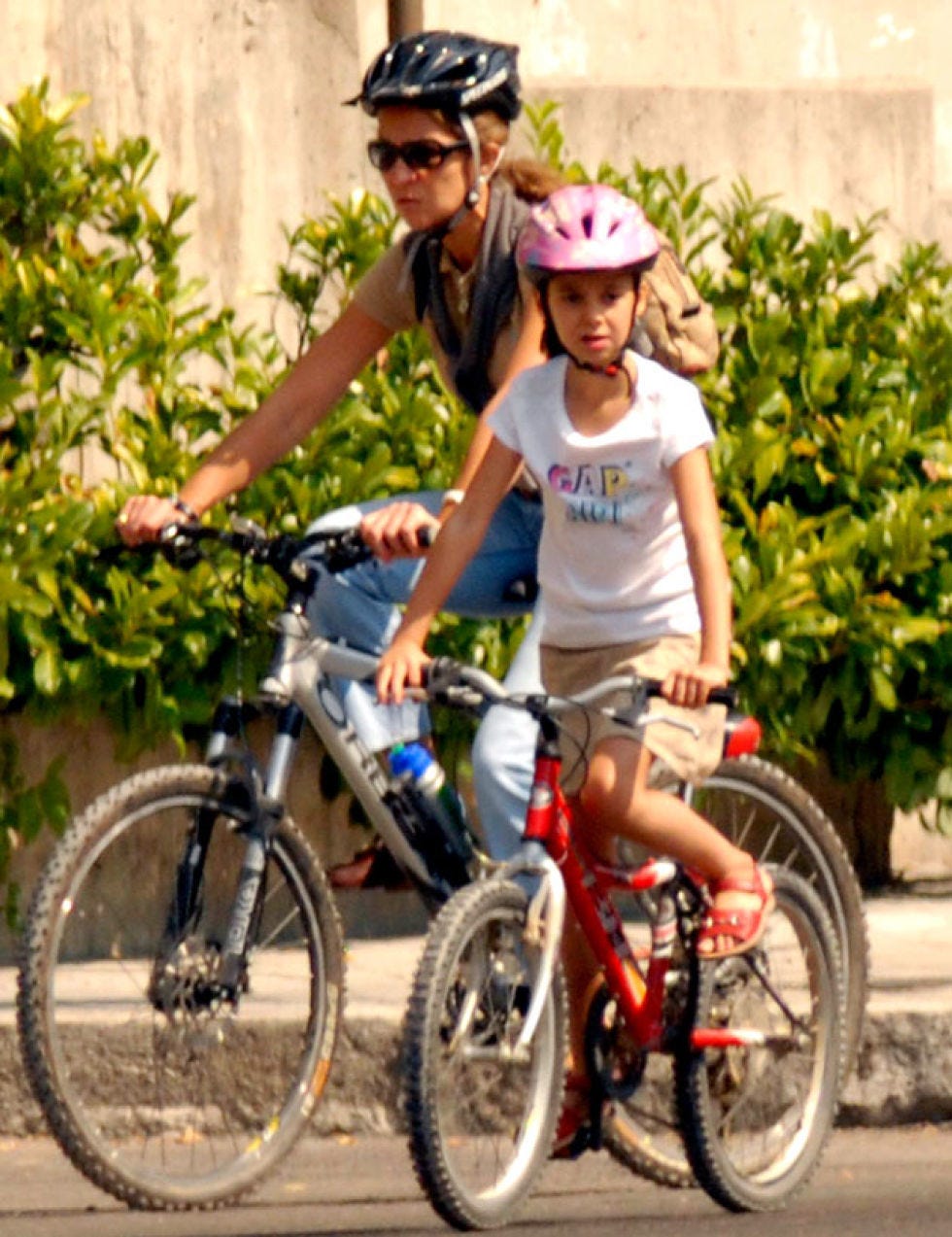 Tire, Wheel, Bicycle wheel, Bicycle tire, Helmet, Bicycle, Bicycle wheel rim, Shoe, Bicycle helmet, Bicycles--Equipment and supplies, 