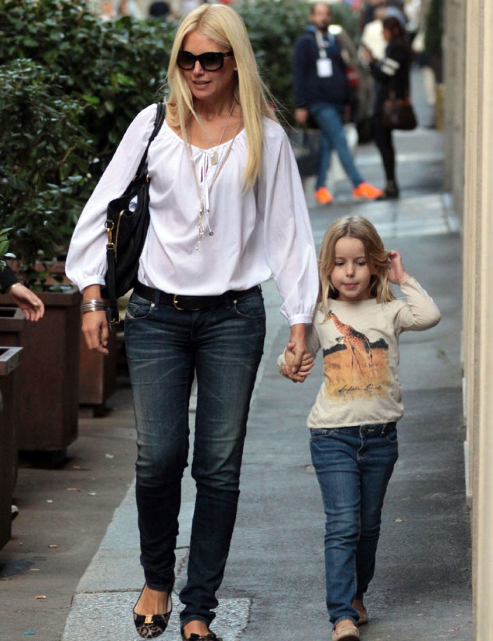 Clothing, Denim, Trousers, Jeans, Textile, Joint, Outerwear, White, Sunglasses, Street fashion, 