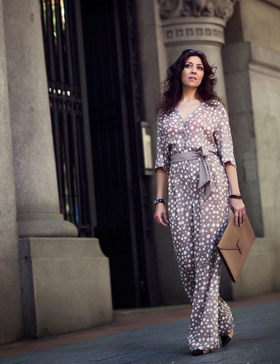 Clothing, Style, Street fashion, Formal wear, Fashion model, Beauty, Waist, One-piece garment, Model, Day dress, 