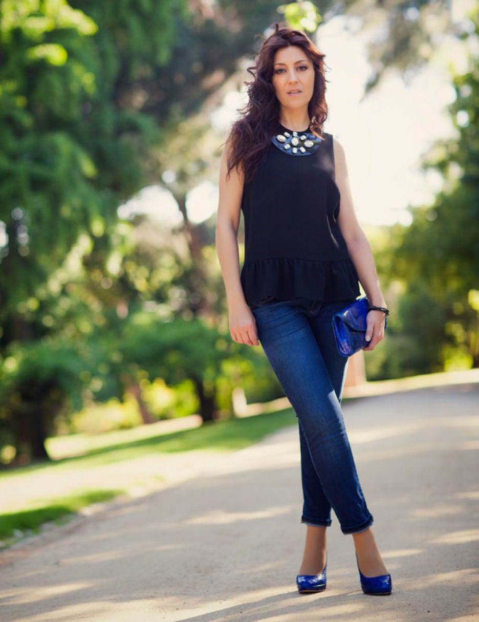 Clothing, Shoulder, Denim, Jeans, Textile, Photograph, Joint, Human leg, Style, Summer, 