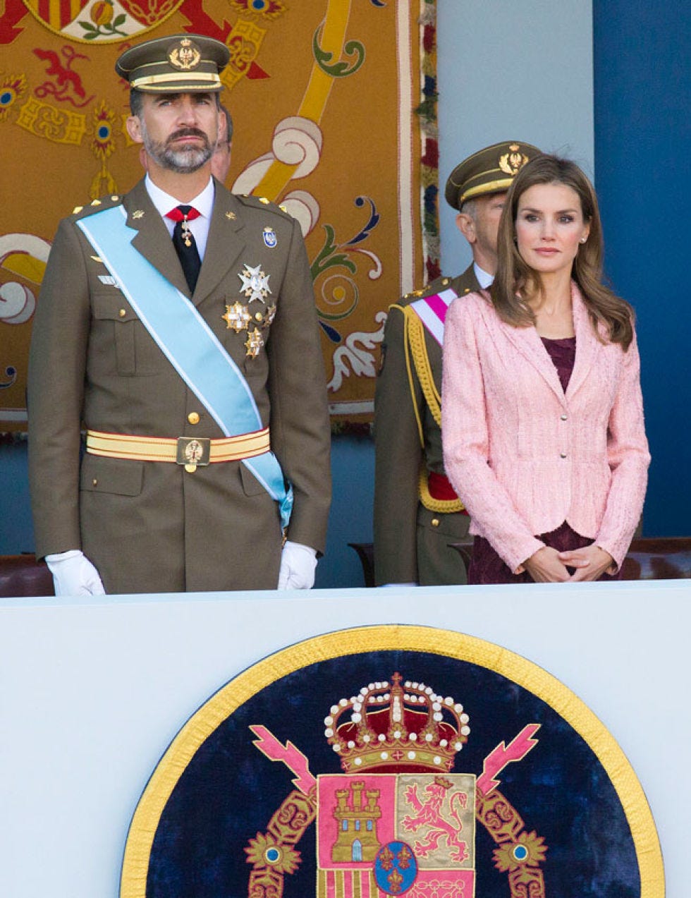 Collar, Formal wear, Dress shirt, Uniform, Headgear, Blazer, Costume accessory, Military uniform, Costume hat, Costume, 