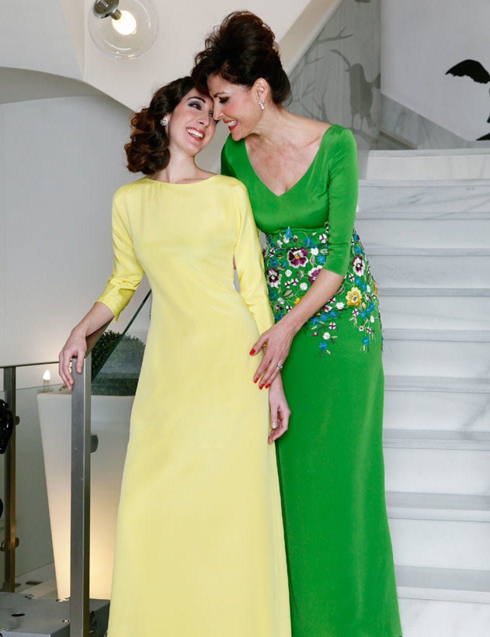 Green, Yellow, Dress, Shoulder, Textile, Standing, Formal wear, One-piece garment, Jewellery, Gown, 