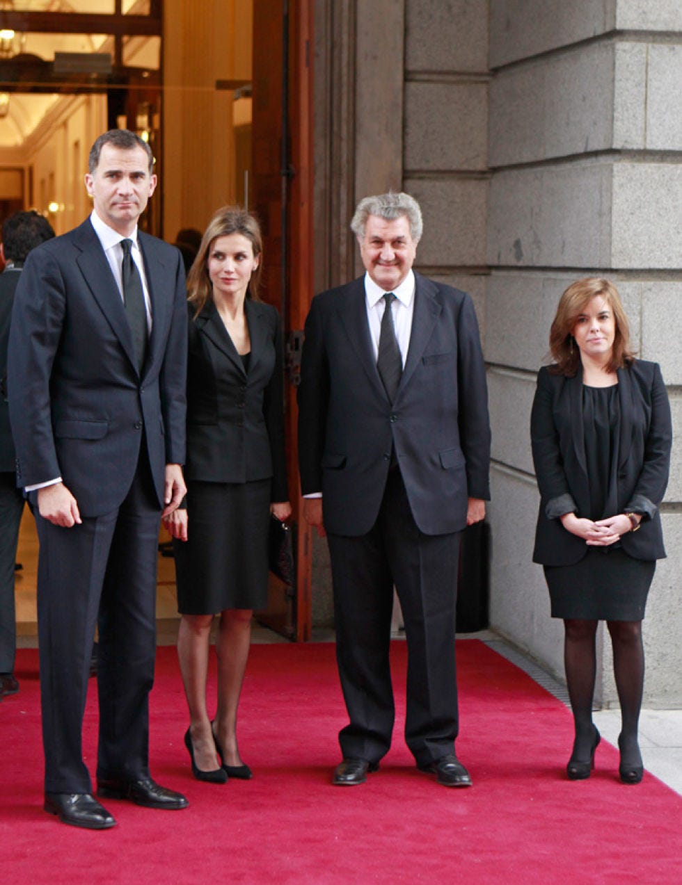 Clothing, Footwear, Coat, Trousers, Shirt, Suit trousers, Collar, Standing, Outerwear, Suit, 