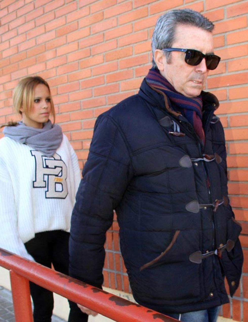 Eyewear, Glasses, Product, Sleeve, Jacket, Sunglasses, Textile, Outerwear, Winter, Coat, 