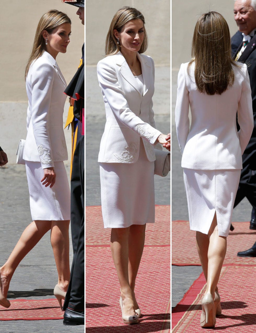 Clothing, Sleeve, Shoulder, Shoe, Joint, Formal wear, Style, Fashion, Street fashion, Waist, 