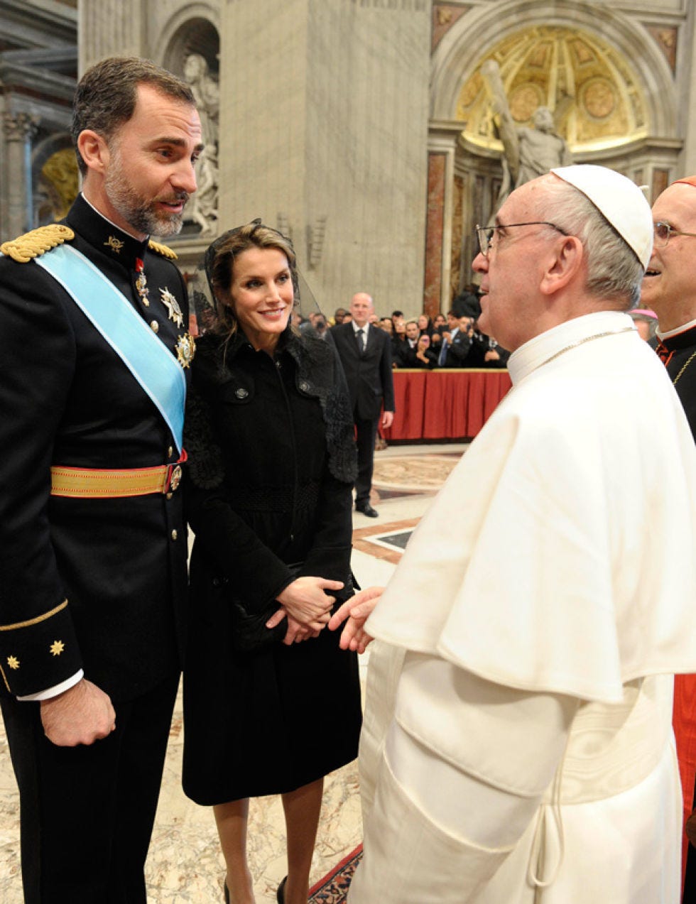 Clergy, Bishop, Priesthood, Vestment, Church, Collar, Formal wear, Bishop, Religious institute, Uniform, 