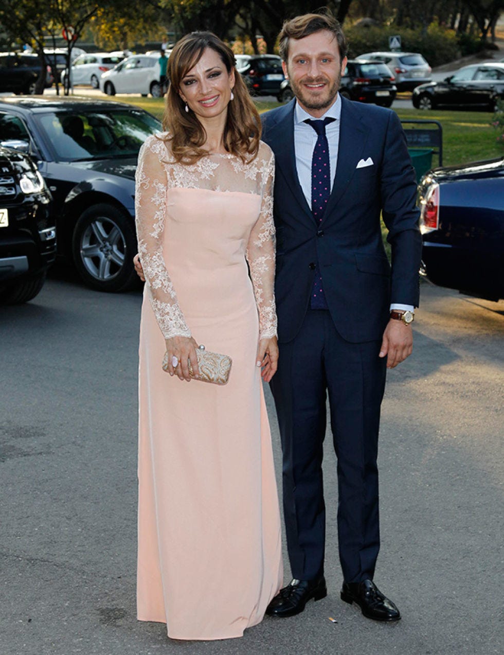 Clothing, Coat, Trousers, Dress, Land vehicle, Shirt, Outerwear, Formal wear, Suit, Fender, 