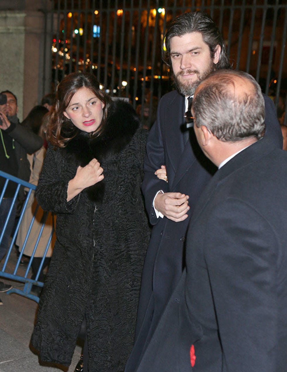 Trousers, Coat, Outerwear, Dress, Beard, Suit, Facial hair, Fashion, Blazer, Wine glass, 