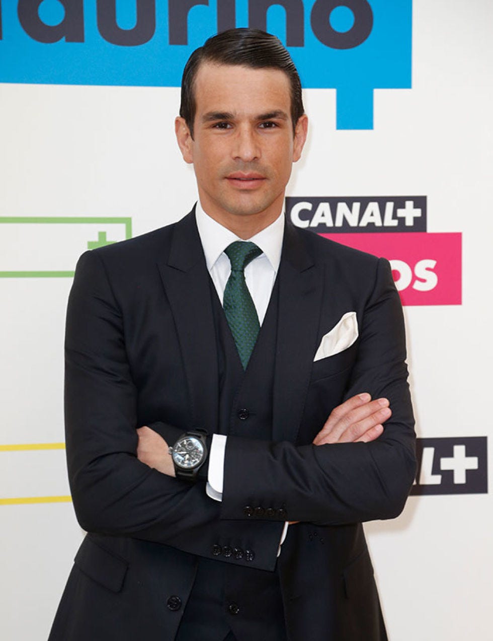 Clothing, Dress shirt, Collar, Coat, Shirt, Suit, Outerwear, Formal wear, Pocket, Blazer, 