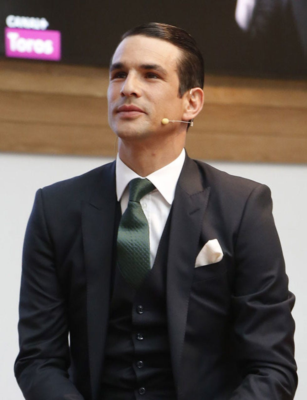 Clothing, Coat, Dress shirt, Collar, Sleeve, Forehead, Eyebrow, Shirt, Outerwear, Standing, 
