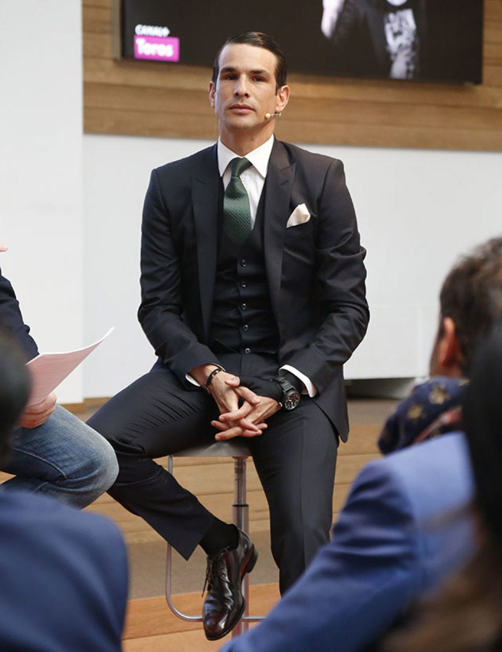 Trousers, Coat, Collar, Suit trousers, Outerwear, Formal wear, Dress shirt, Suit, Style, Blazer, 