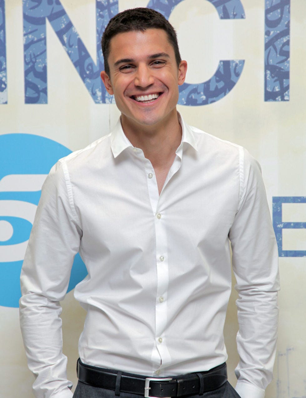 Dress shirt, Collar, Sleeve, Shirt, Textile, Standing, Formal wear, Pocket, Tooth, Button, 