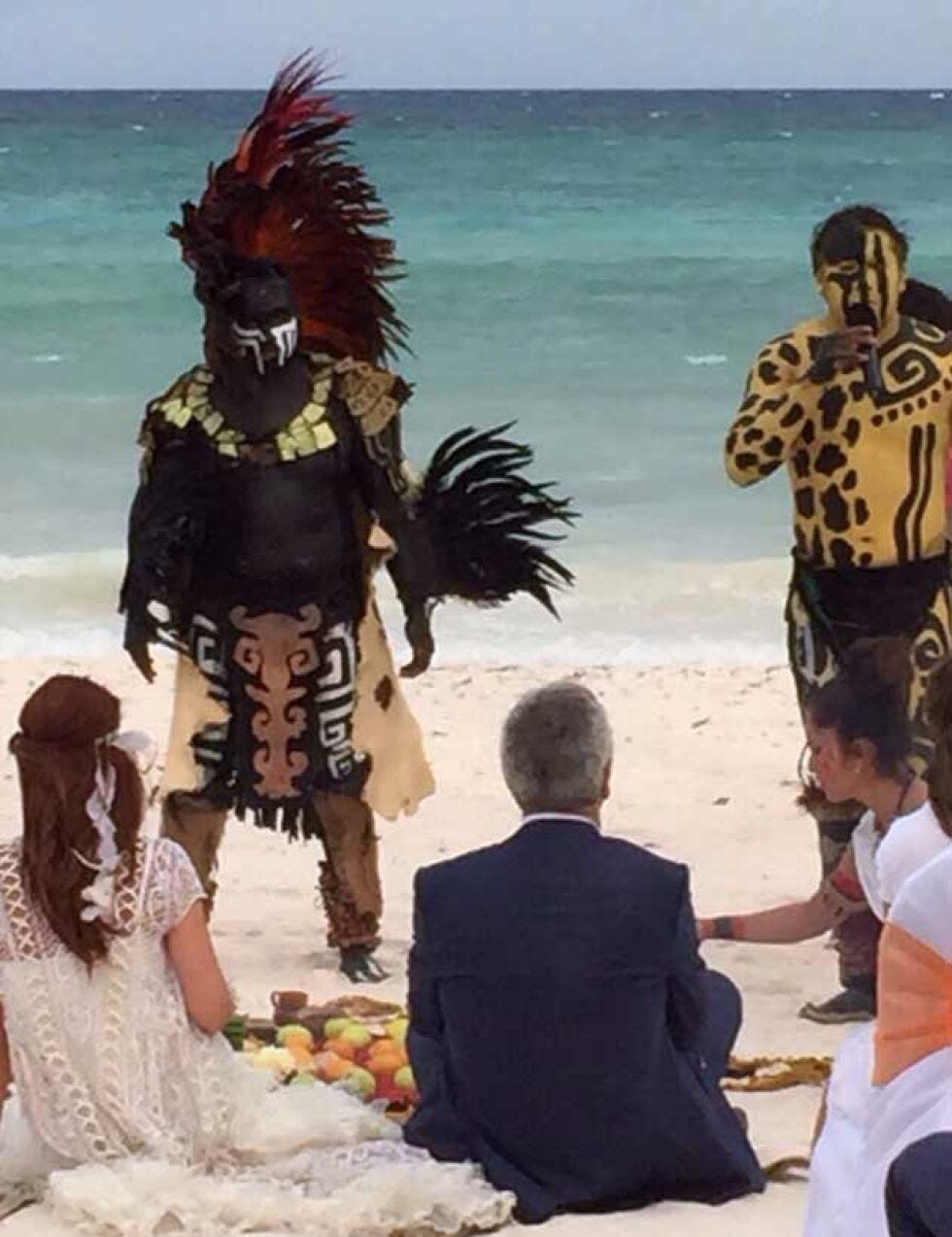 Interaction, People on beach, Ocean, Beach, Holiday, Back, Ceremony, Liberty spikes, Fictional character, Tropics, 