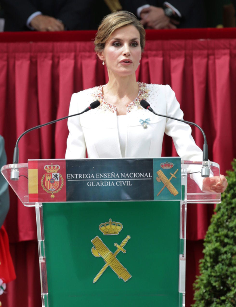 Microphone, Public speaking, Audio equipment, Podium, Jewellery, Orator, Symbol, Speech, Stage equipment, Government, 