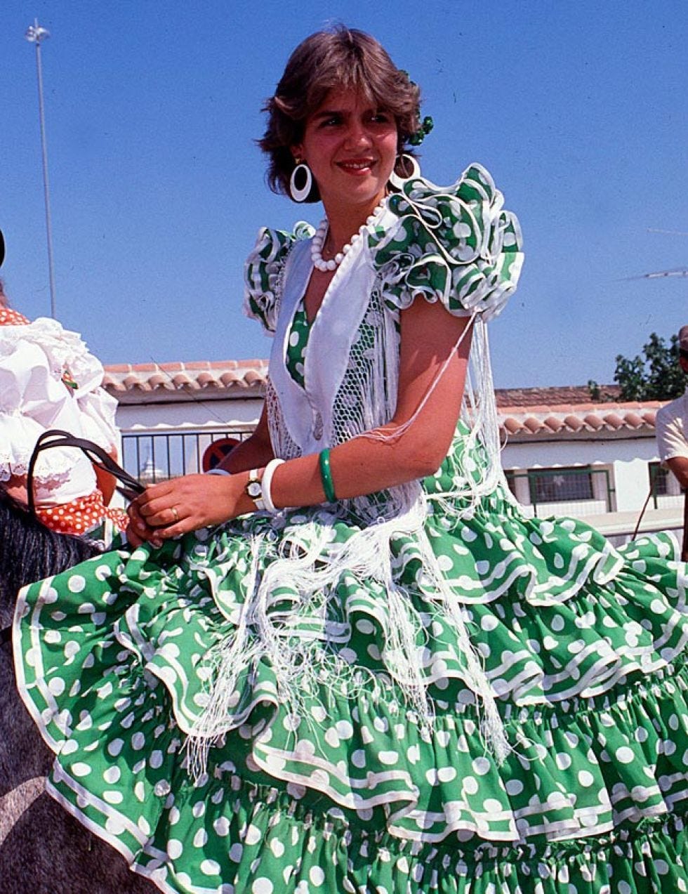 Ruffle, Basket, Fashion design, Tradition, Net, Costume design, Vintage clothing, 