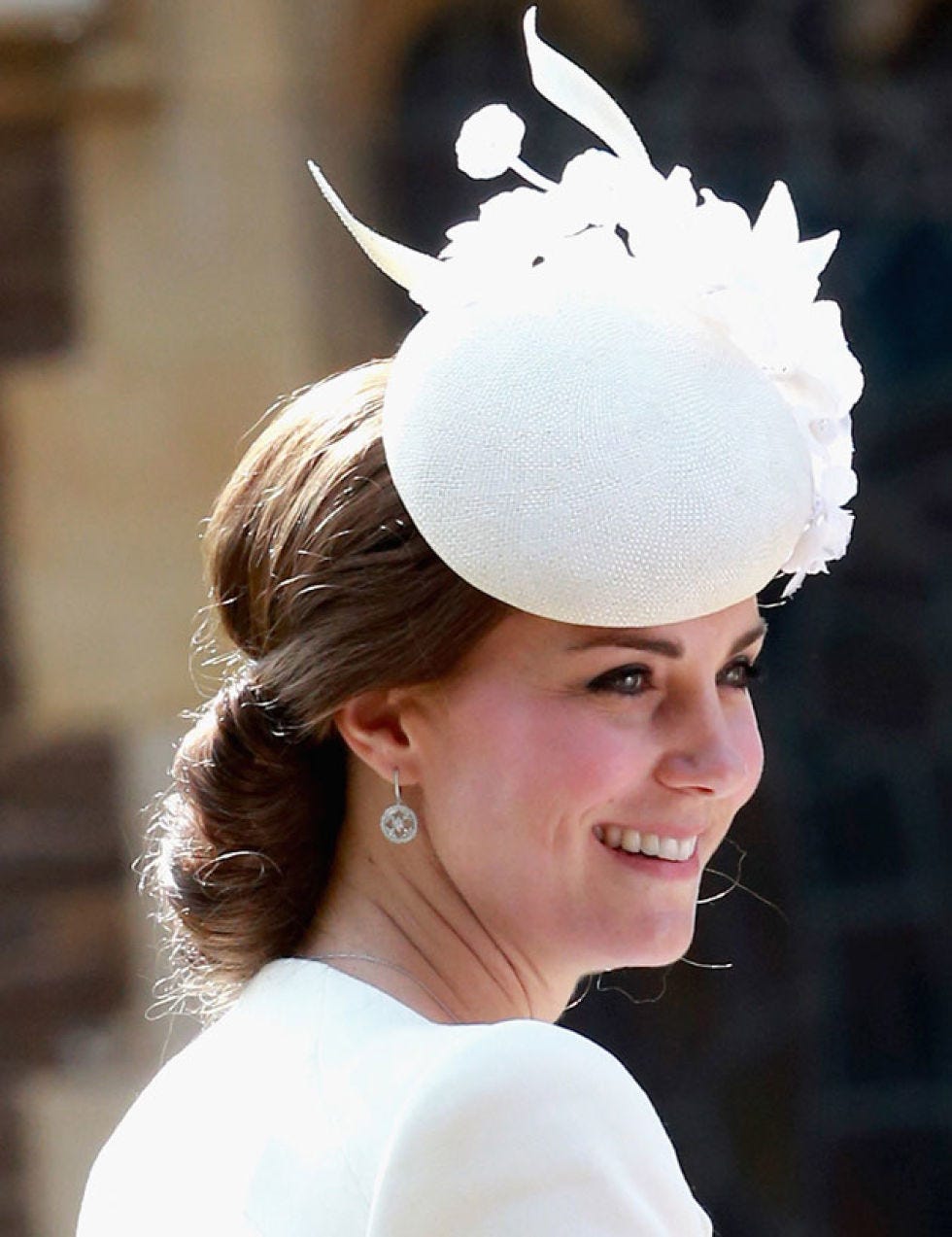 Hairstyle, Chin, Hair accessory, Headpiece, Style, Fashion accessory, Headgear, Costume accessory, Fashion, Beauty, 