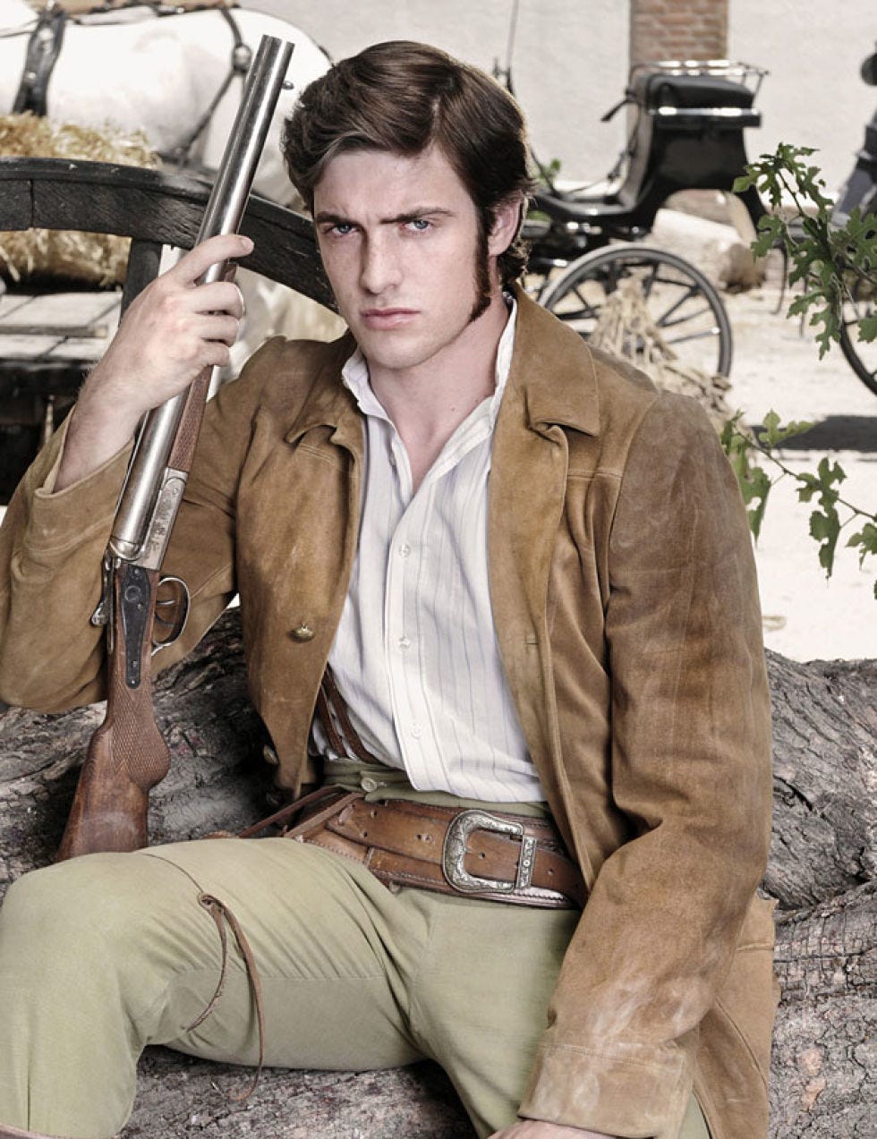 Tire, Bicycle wheel, Jacket, Fender, Khaki, Shotgun, Bicycle, Beige, Bicycle tire, Street fashion, 