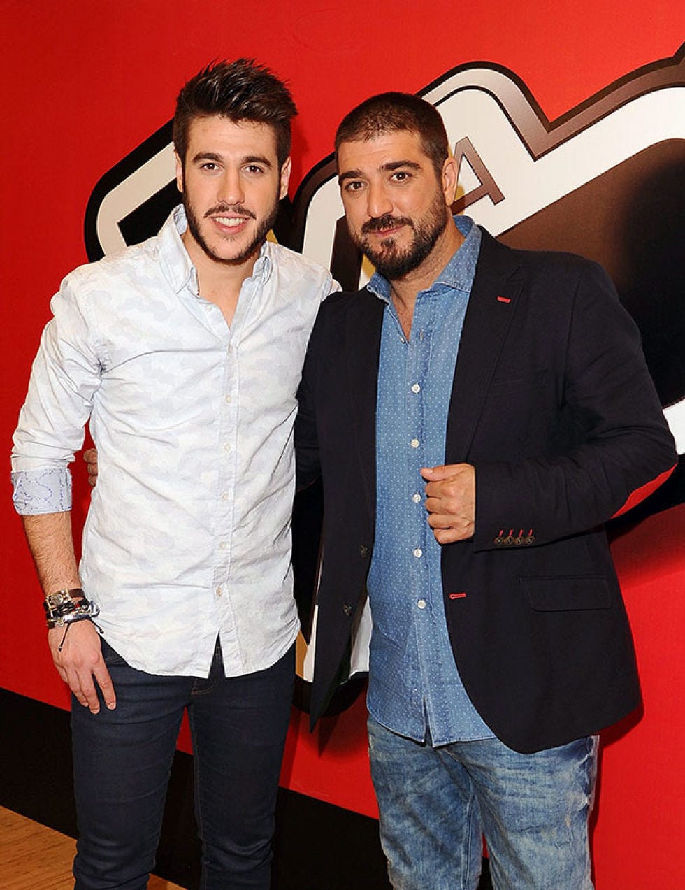 Trousers, Facial hair, Denim, Dress shirt, Jeans, Shirt, Outerwear, Coat, Collar, Beard, 