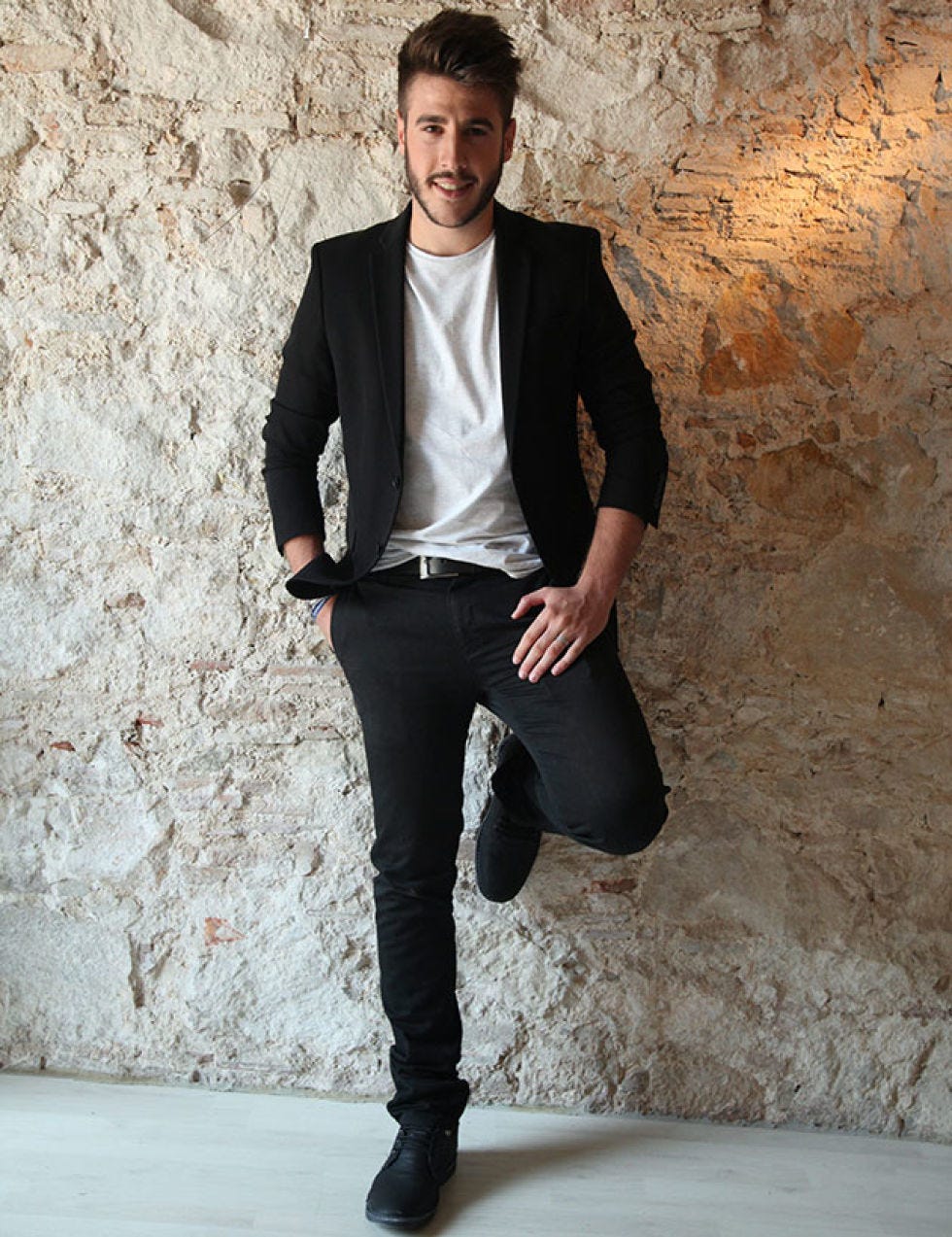 Clothing, Leg, Brown, Collar, Sleeve, Trousers, Human body, Dress shirt, Textile, Joint, 
