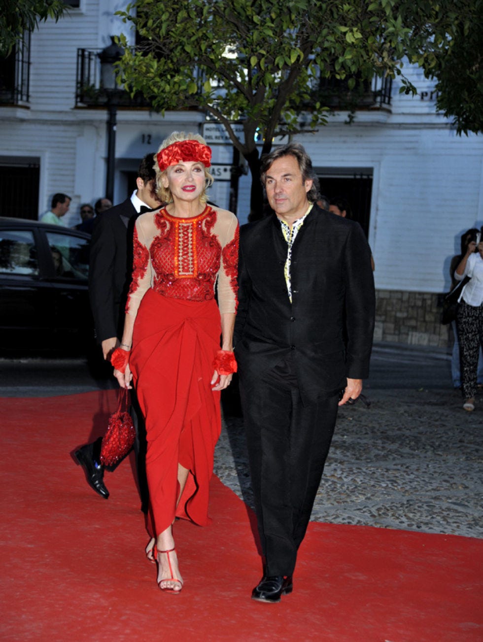 Footwear, Leg, Trousers, Style, Flooring, Carpet, Hat, Fashion, Lipstick, Street fashion, 