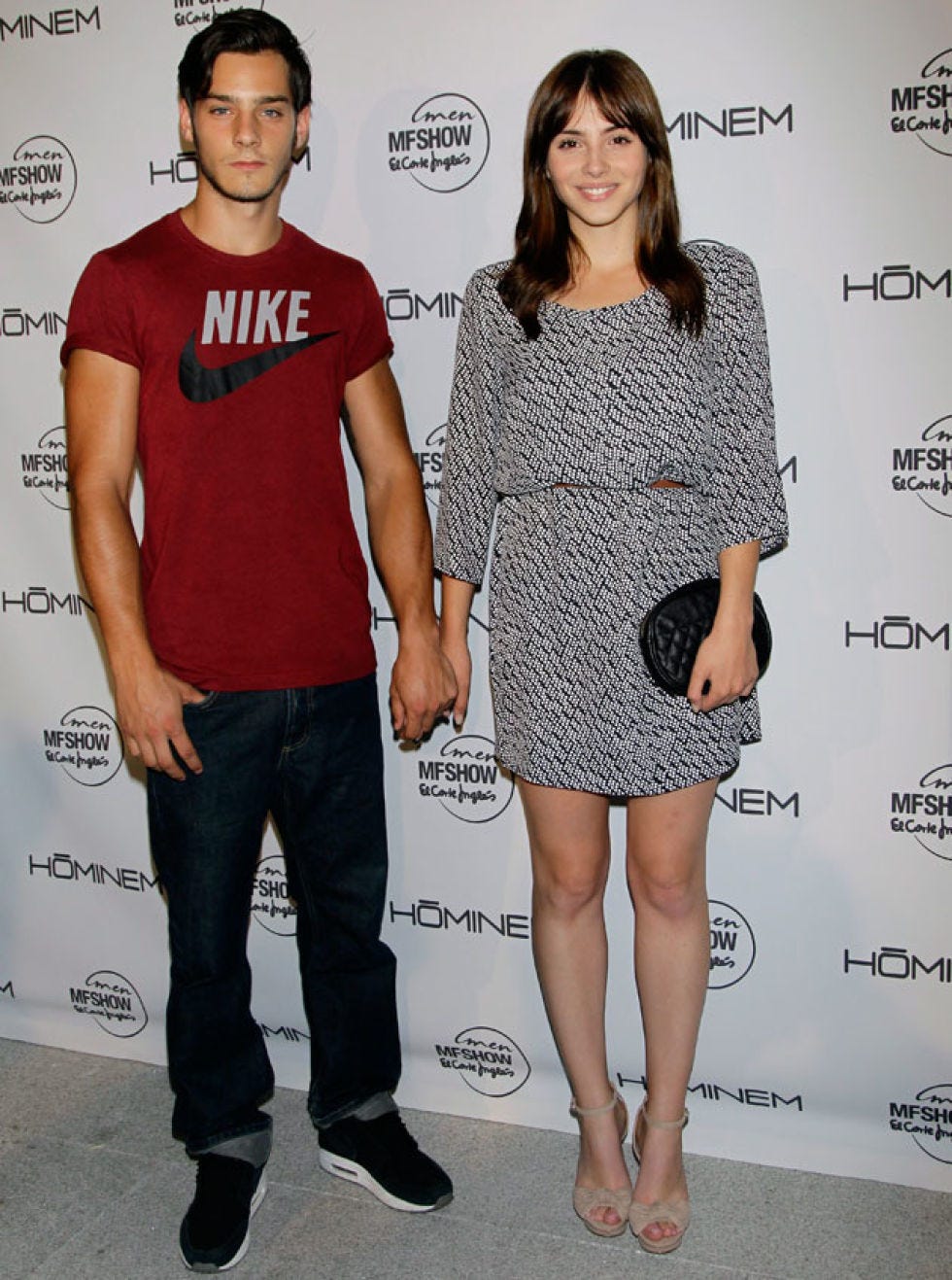 Clothing, Leg, Sleeve, Shoulder, Shirt, Joint, Standing, Style, T-shirt, Dress, 
