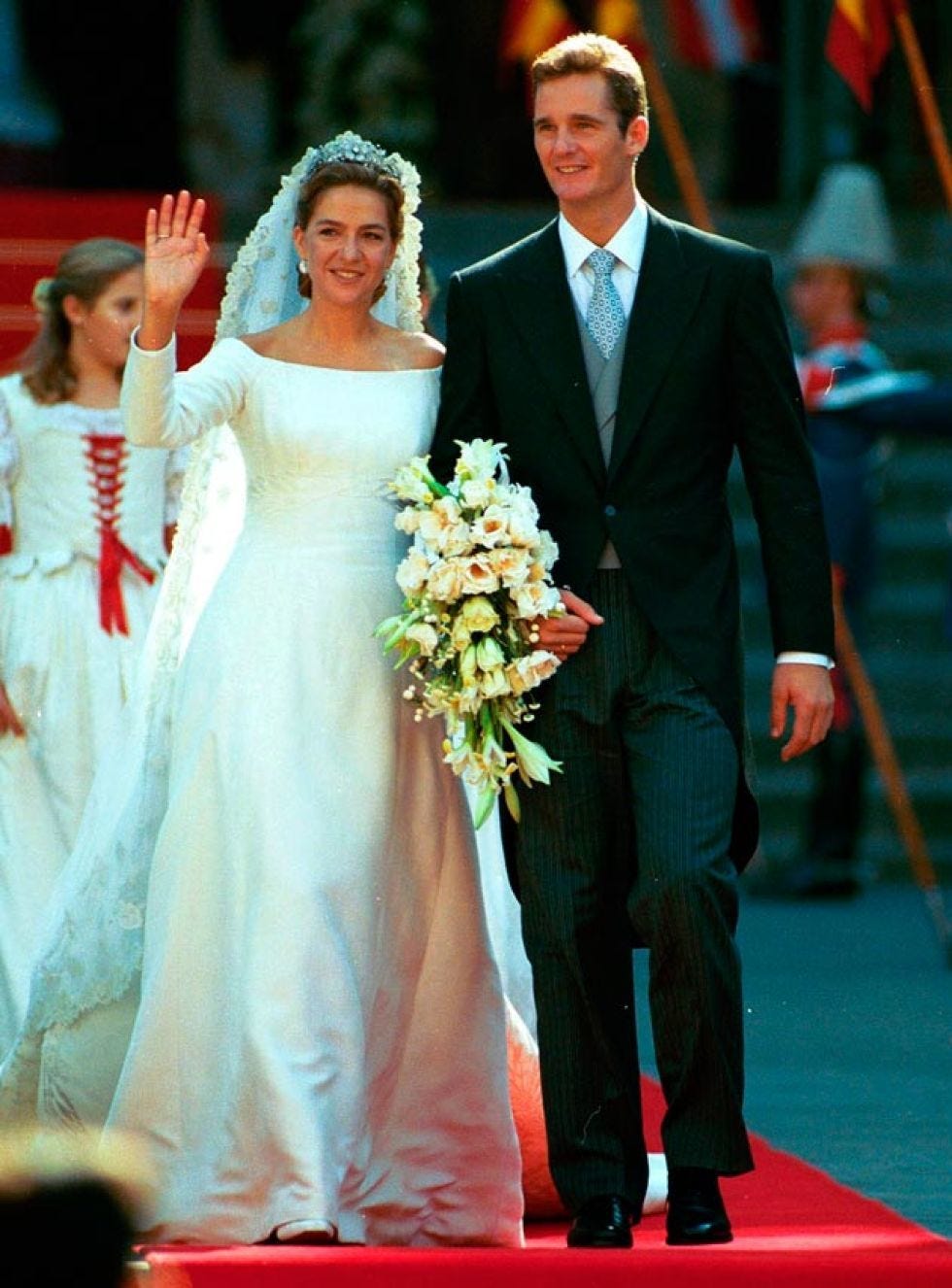 Event, Trousers, Coat, Shirt, Dress, Bridal clothing, Happy, Formal wear, Suit, Bride, 