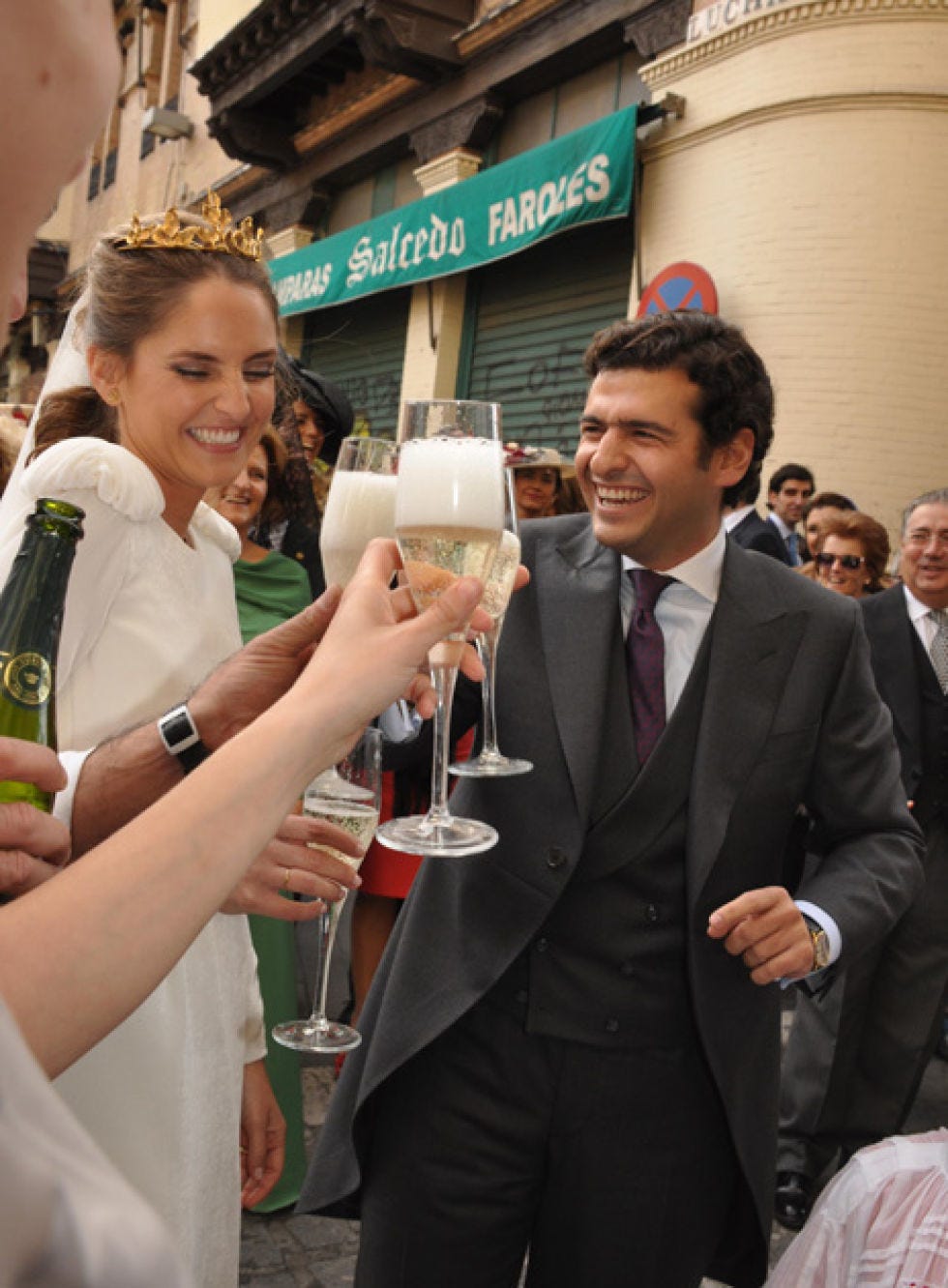 Drink, Trousers, Alcoholic beverage, Coat, Alcohol, Outerwear, Suit, Happy, Wine glass, Drinkware, 