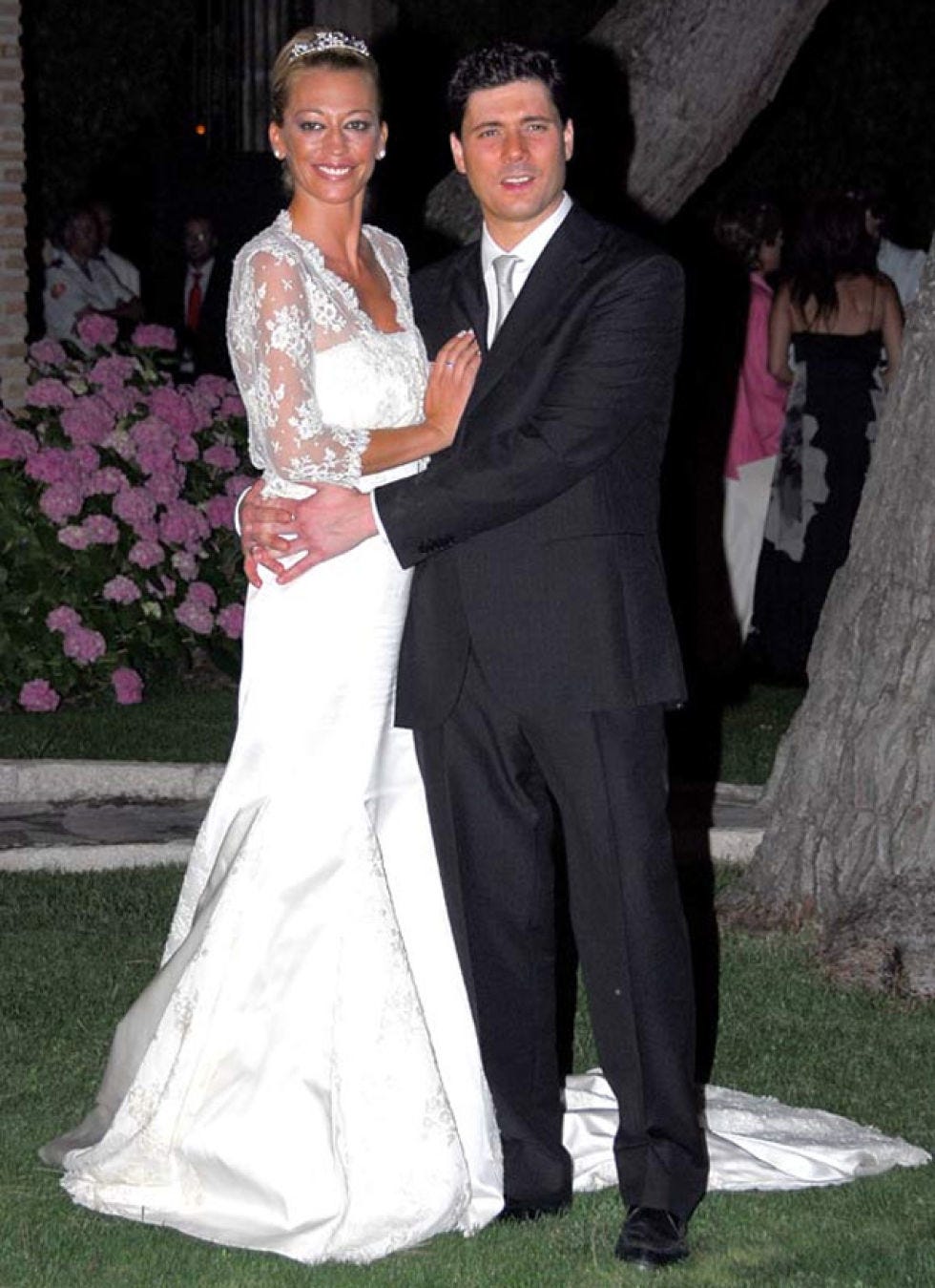 Clothing, Smile, Coat, Event, Trousers, Dress, Shirt, Suit, Outerwear, Formal wear, 