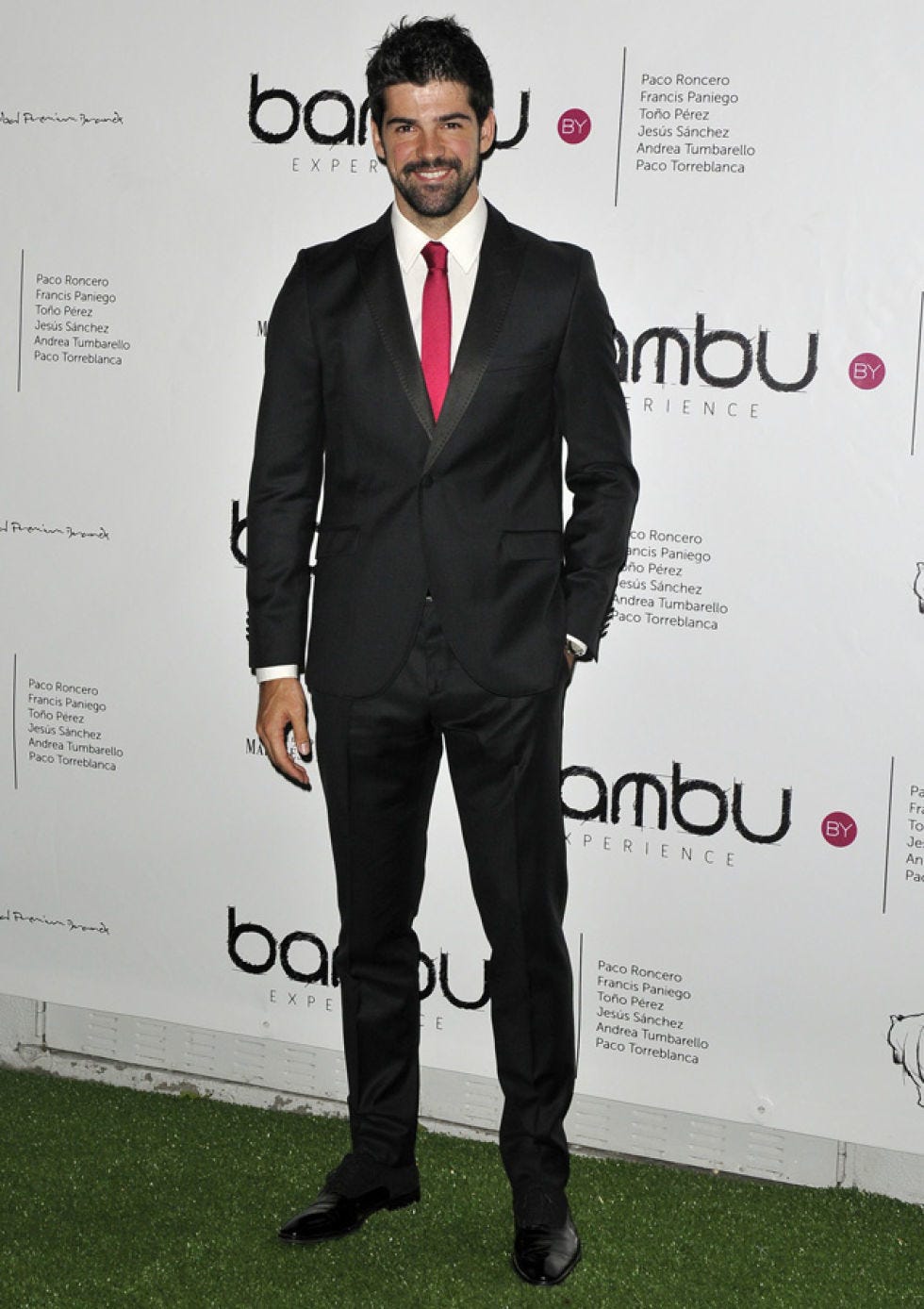 Clothing, Coat, Dress shirt, Collar, Sleeve, Trousers, Shirt, Suit trousers, Outerwear, Suit, 
