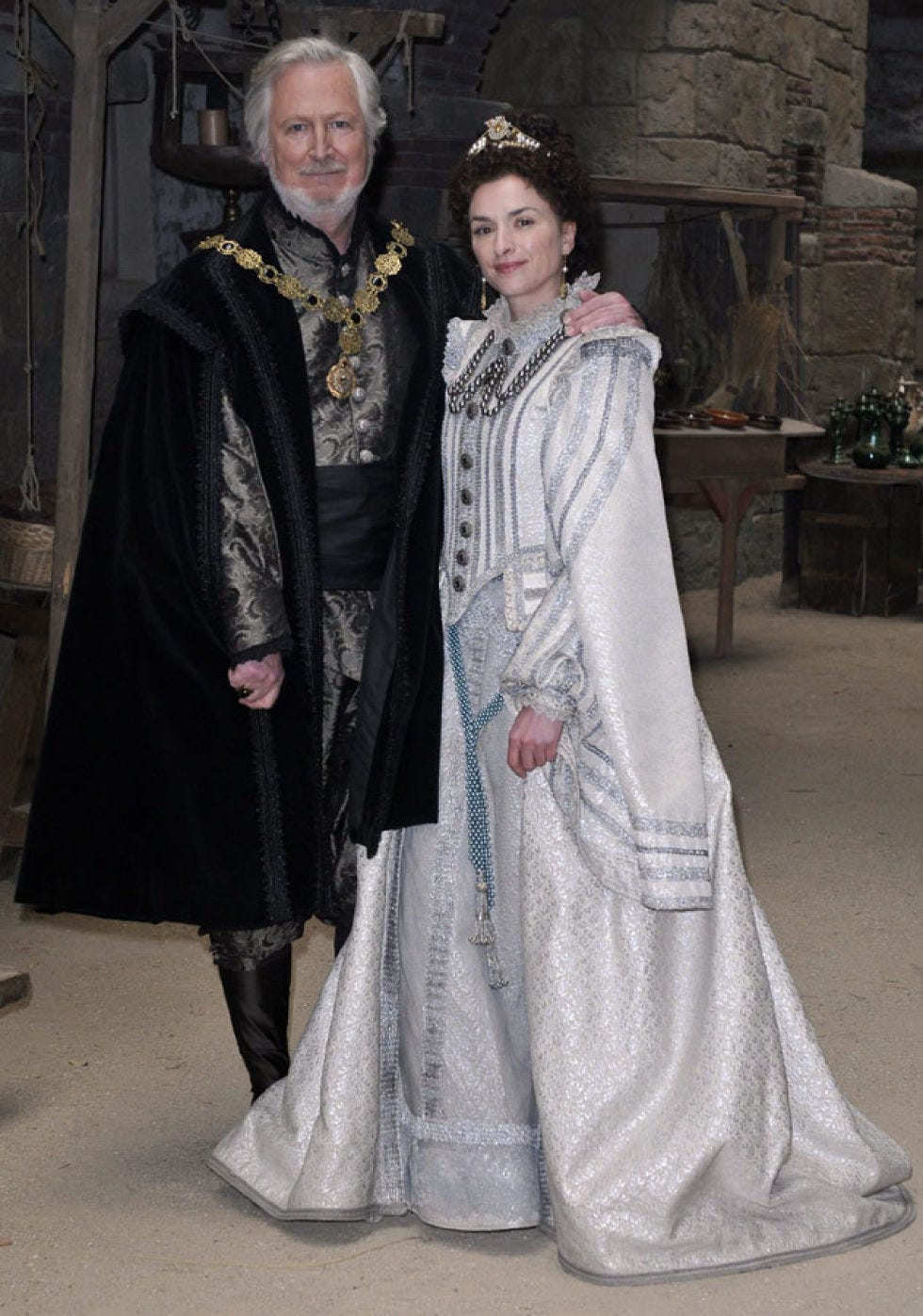 Textile, Formal wear, Gown, Headgear, Tradition, Dress, Fashion accessory, Fashion, Costume, Costume design, 