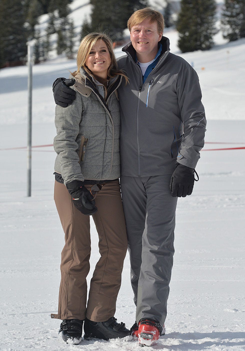 Clothing, Winter, Jacket, Sleeve, Trousers, Standing, Outerwear, Coat, Snow, Freezing, 