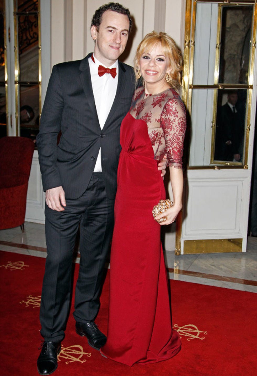 Clothing, Coat, Dress, Trousers, Flooring, Red, Shirt, Suit, Outerwear, Floor, 