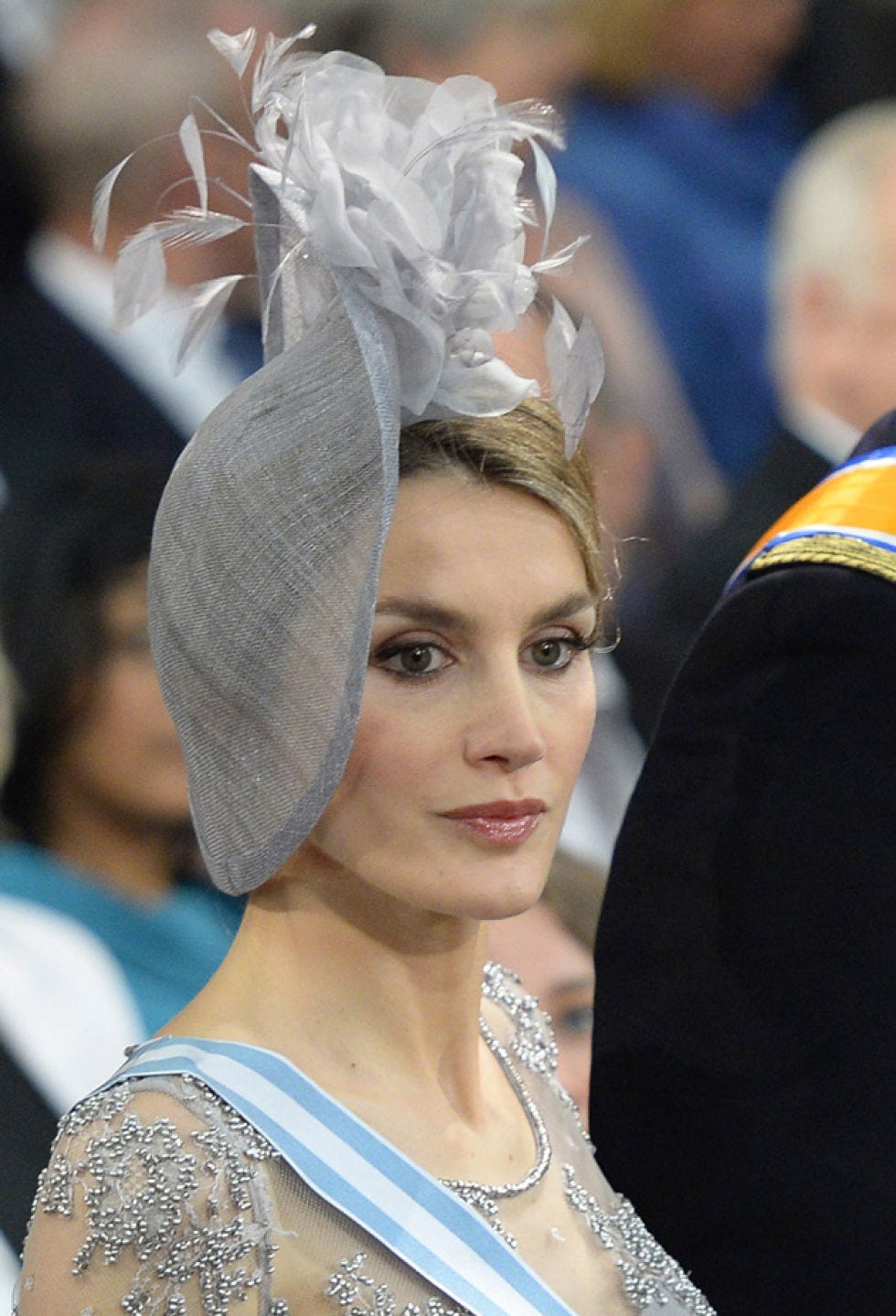 Hairstyle, Hair accessory, Headgear, Costume accessory, Headpiece, Fashion accessory, Fashion, Eyelash, Costume design, Costume, Hairstyle, Hair accessory, Headgear, Costume accessory, Headpiece, Fashion accessory, Fashion, Eyelash, Costume design, Costume,