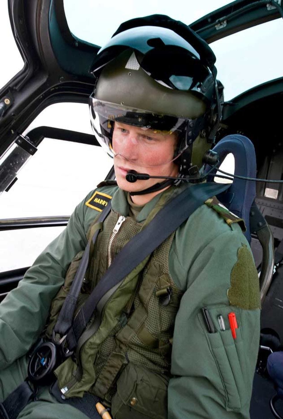 Soldier, Military, Helicopter pilot, Helmet, Military uniform, Army, Pilot, Military person, Fighter pilot, Vehicle, 