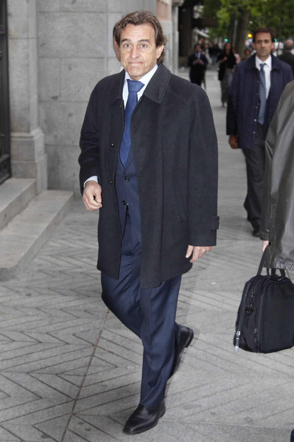 Clothing, Coat, Collar, Dress shirt, Trousers, Shirt, Standing, Outerwear, Suit trousers, Formal wear, 