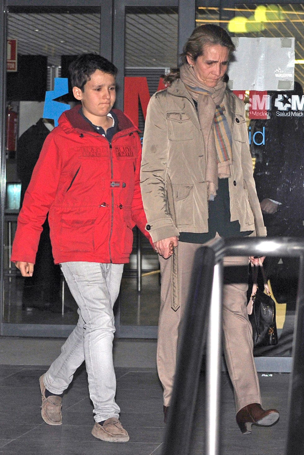 Clothing, Leg, Jacket, Trousers, Textile, Shoe, Winter, Outerwear, Standing, Coat, 