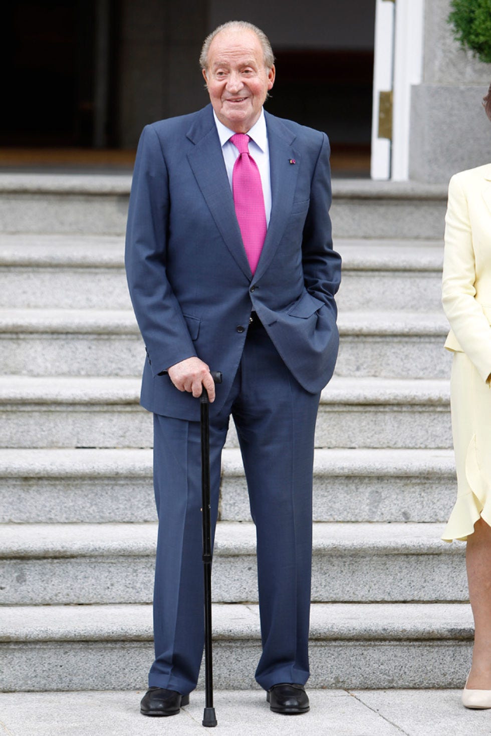 Clothing, Coat, Dress shirt, Collar, Trousers, Suit trousers, Standing, Shirt, Outerwear, Pocket, 