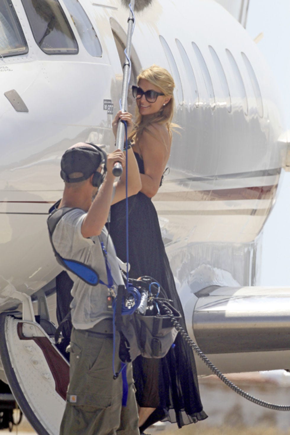 Eyewear, Glasses, Goggles, Sunglasses, Aircraft, Aerospace engineering, Service, Aviation, Air travel, Aerospace manufacturer, 