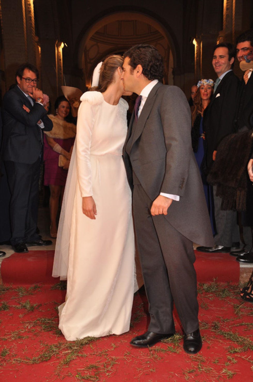 Clothing, Footwear, Coat, Event, Trousers, Flooring, Dress, Shoe, Suit, Shirt, 