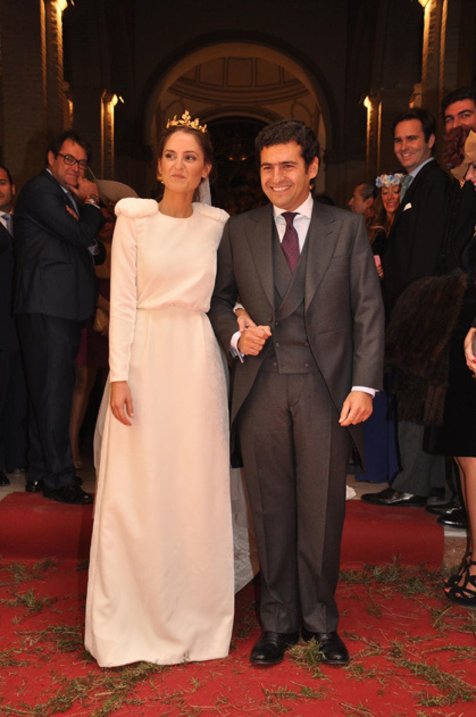 Clothing, Footwear, Coat, Lighting, Event, Trousers, Dress, Flooring, Suit, Shirt, 